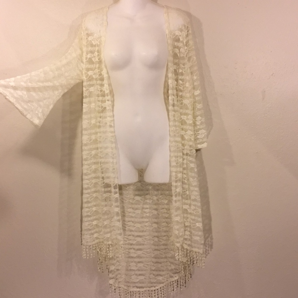 Lace Shaw, size large